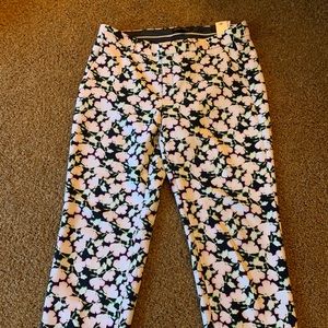 Adorable floral pant!